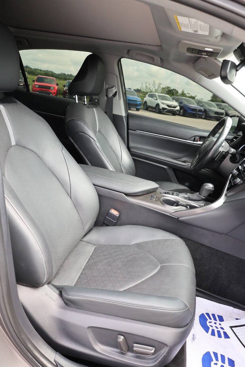 Used 2022 Toyota Camry XSE w/ Navigation Package FWD image 15