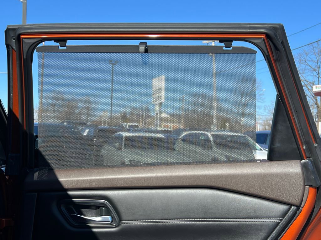 Used 2022 Nissan Rogue SL w/ SL Premium Package image 16