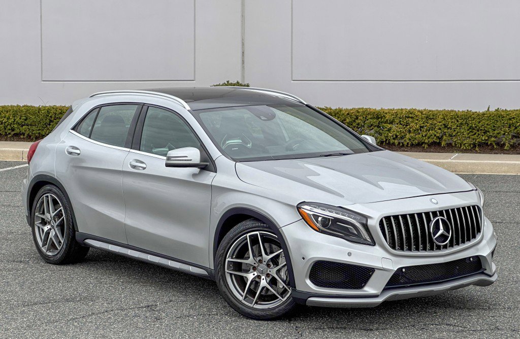 Used 2015 Mercedes-Benz GLA 45 AMG 4MATIC w/ Driver Assistance Package image 9