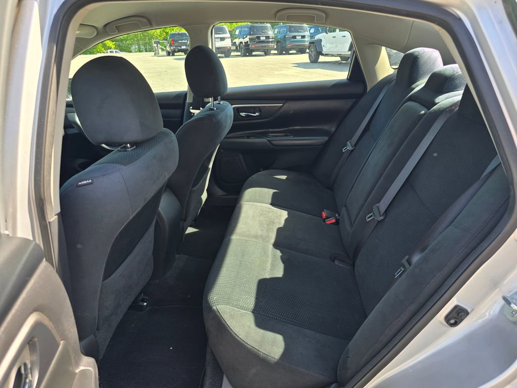 Used 2015 Nissan Altima 2.5 SV FWD image 10