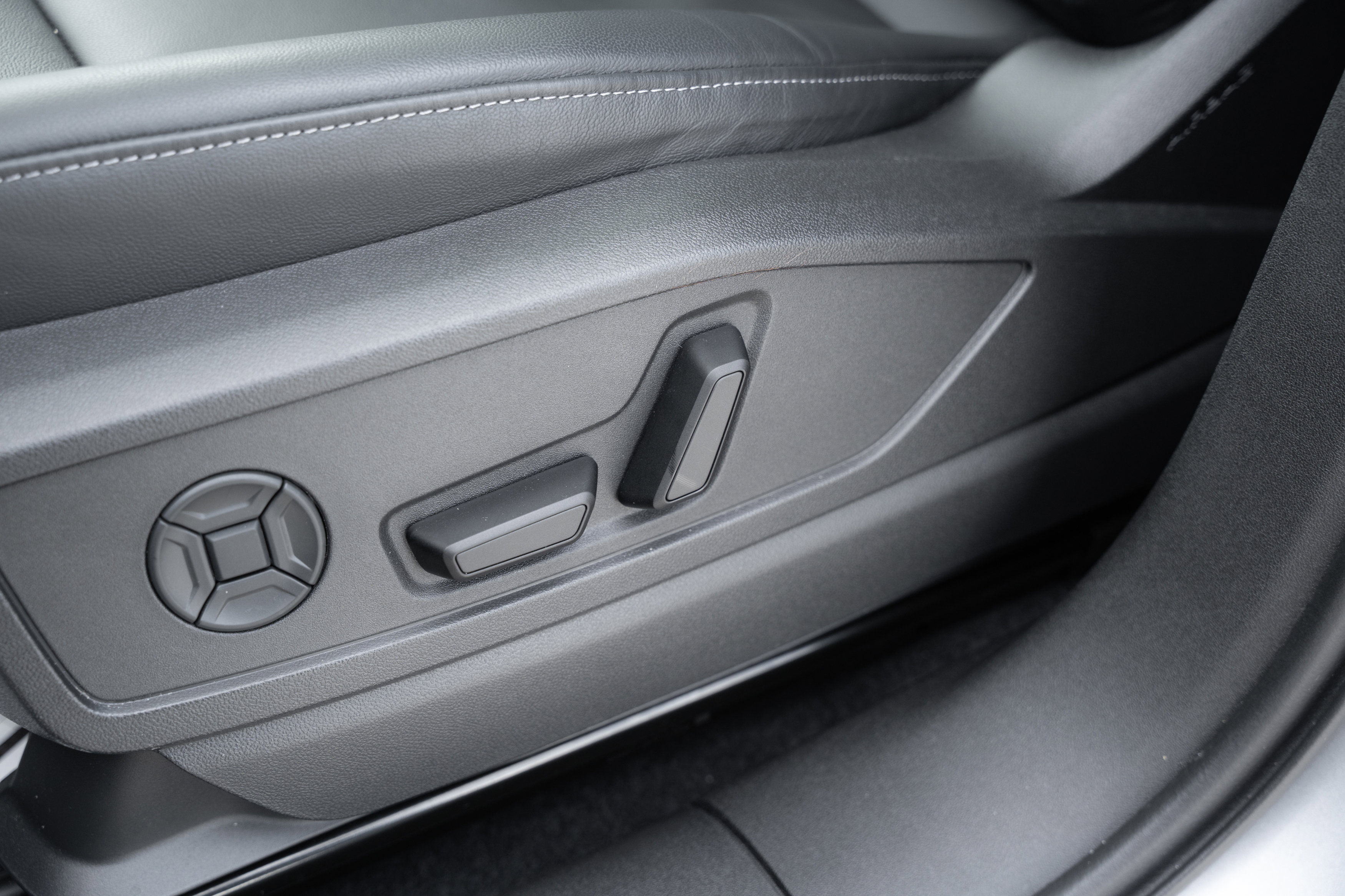 Certified 2025 Audi Q5 Premium Plus w/ Premium Plus image 22