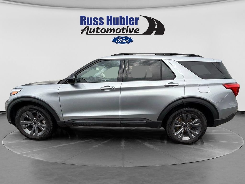 Used 2023 Ford Explorer XLT w/ Equipment Group 202A AWD/4WD image 3