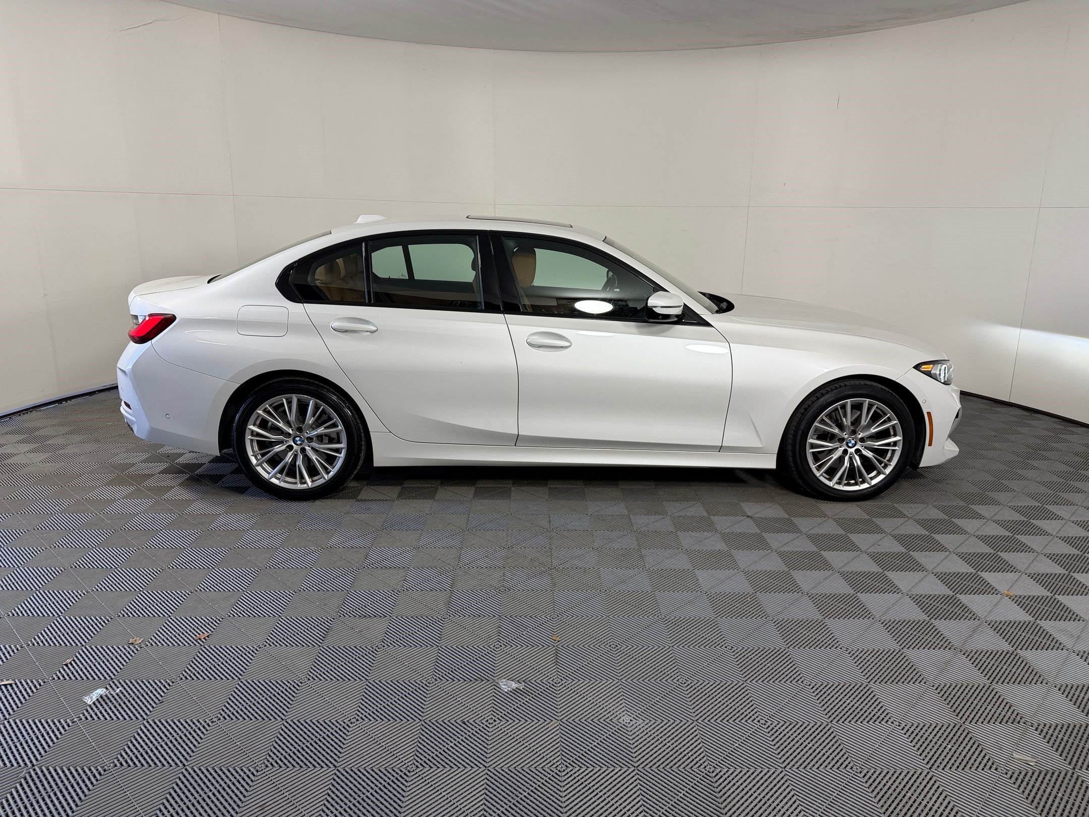 Certified 2023 BMW 330i Sedan w/ Premium Package RWD image 8