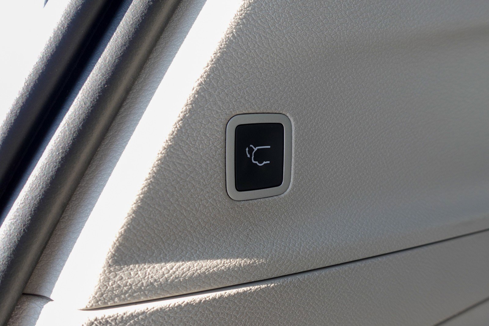 Used 2023 Chrysler Pacifica Limited image 25