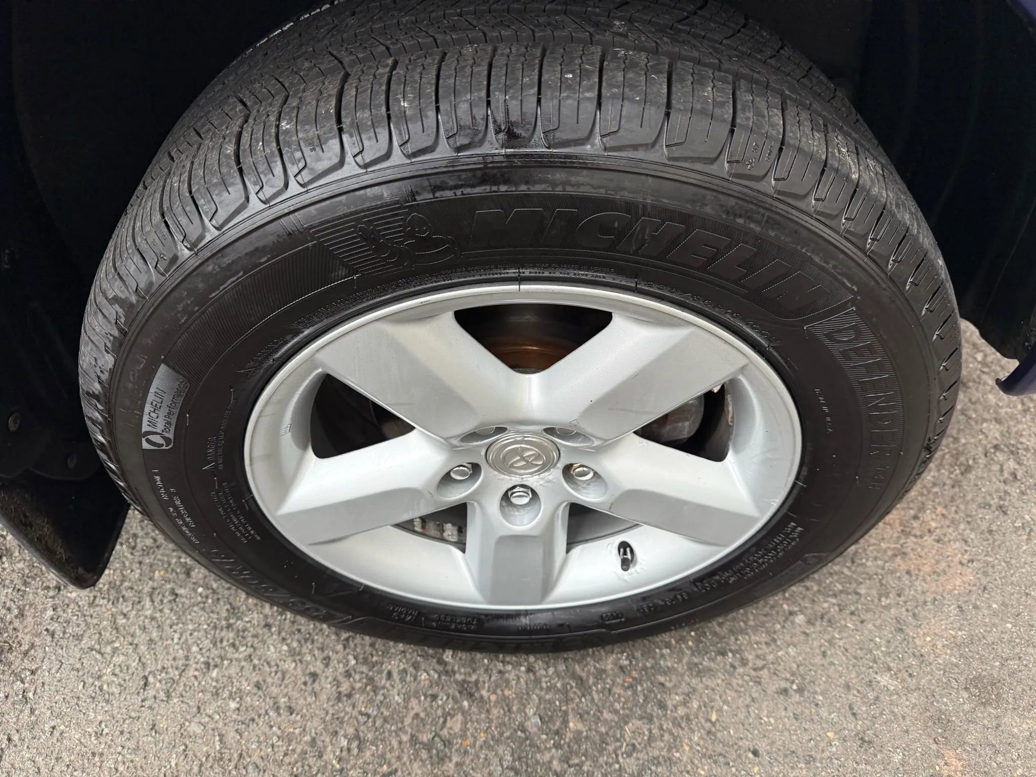 Used 2004 Toyota RAV4 Sport Utility 4D image 38