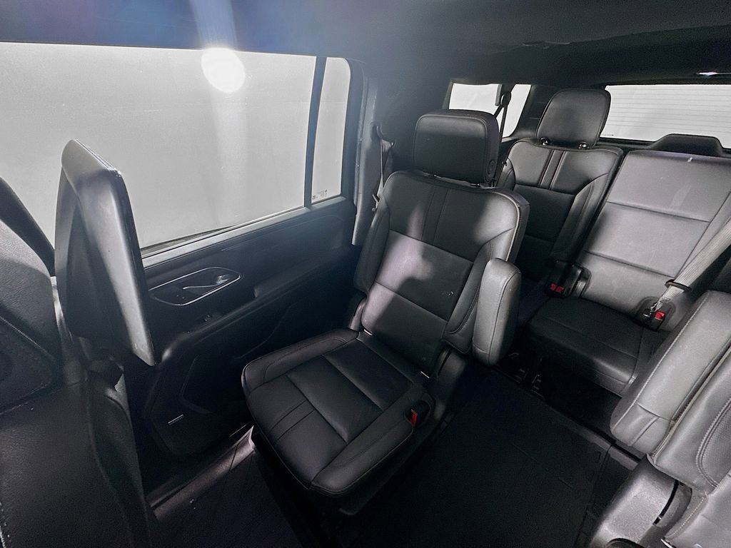 Used 2021 Chevrolet Suburban RST w/ Luxury Package image 12