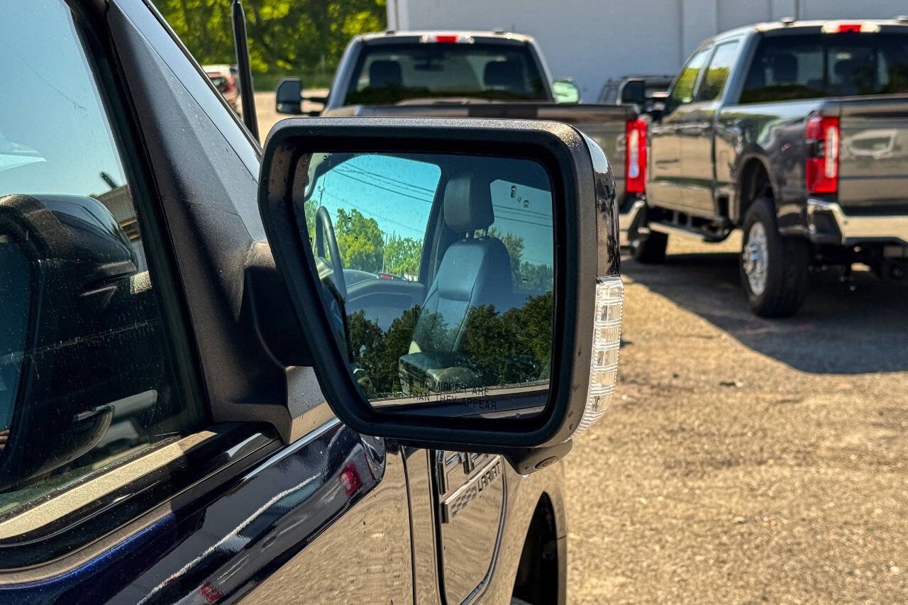 Used 2022 Ford F150 Lightning Lariat AWD/4WD image 12