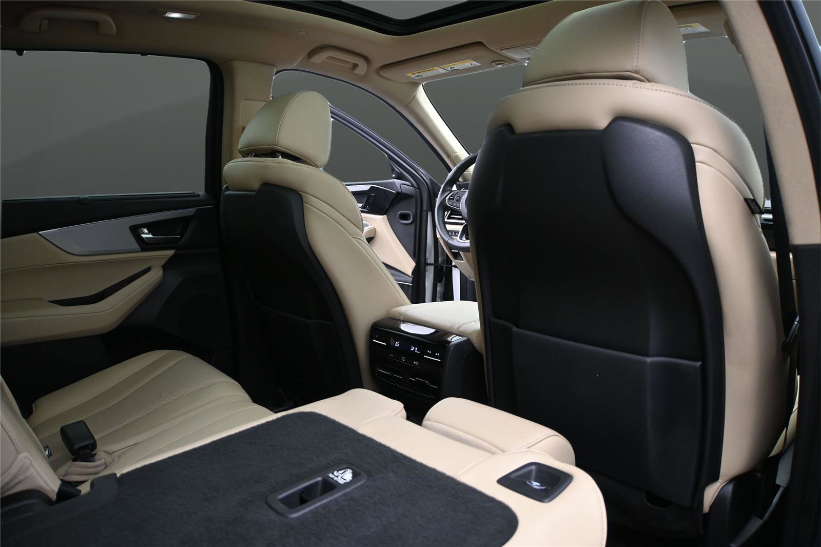 Certified 2024 Acura MDX SH-AWD w/ Technology Package image 26