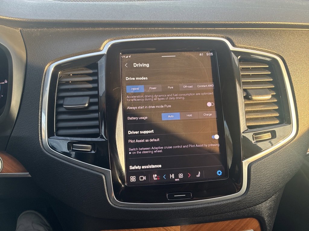 Certified 2024 Volvo XC90 T8 Plus w/ Protection Package Premier image 12