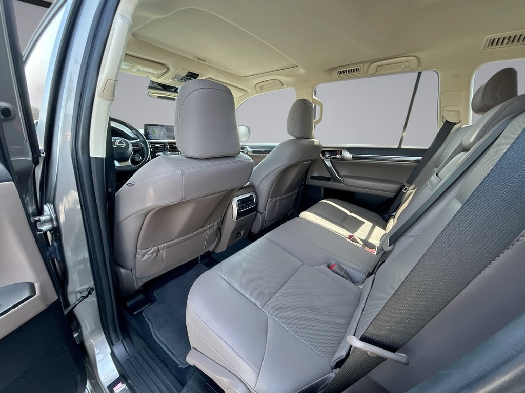 Used 2023 Lexus GX 460 Premium w/ Premium Package AWD/4WD image 32