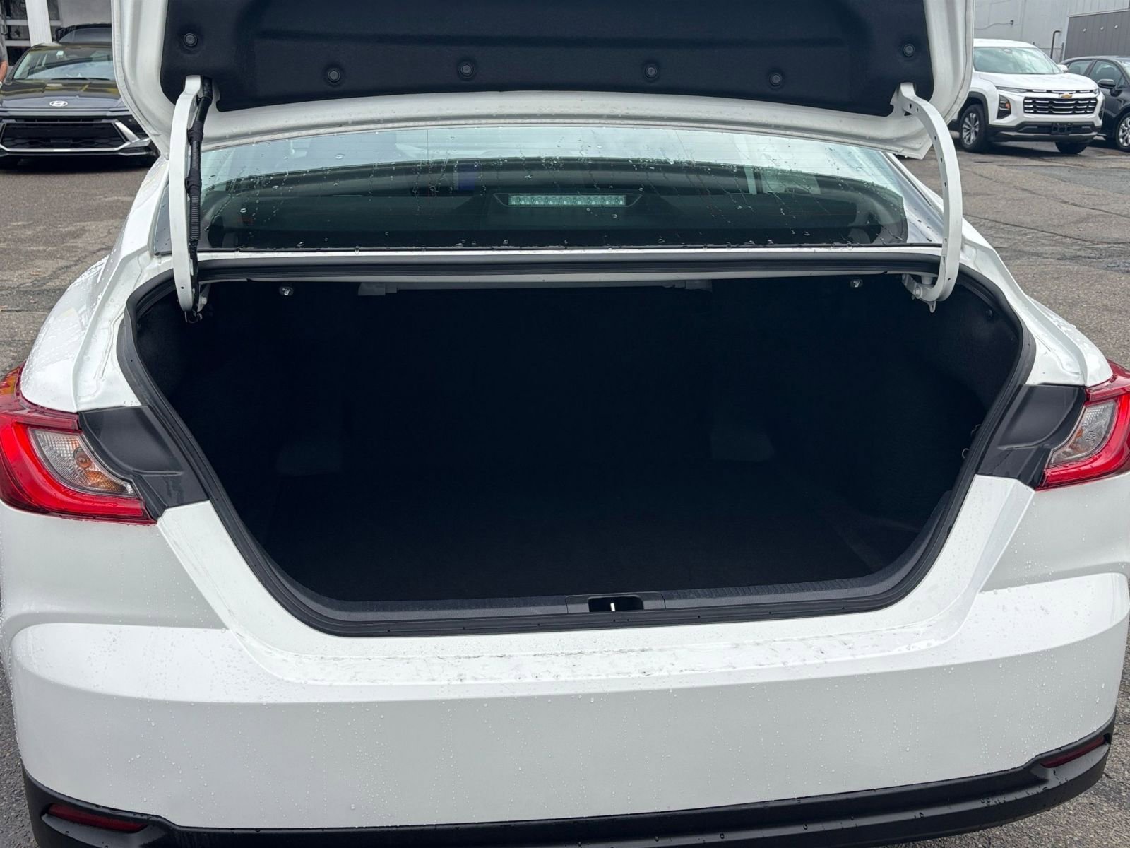 Used 2025 Toyota Camry LE image 27