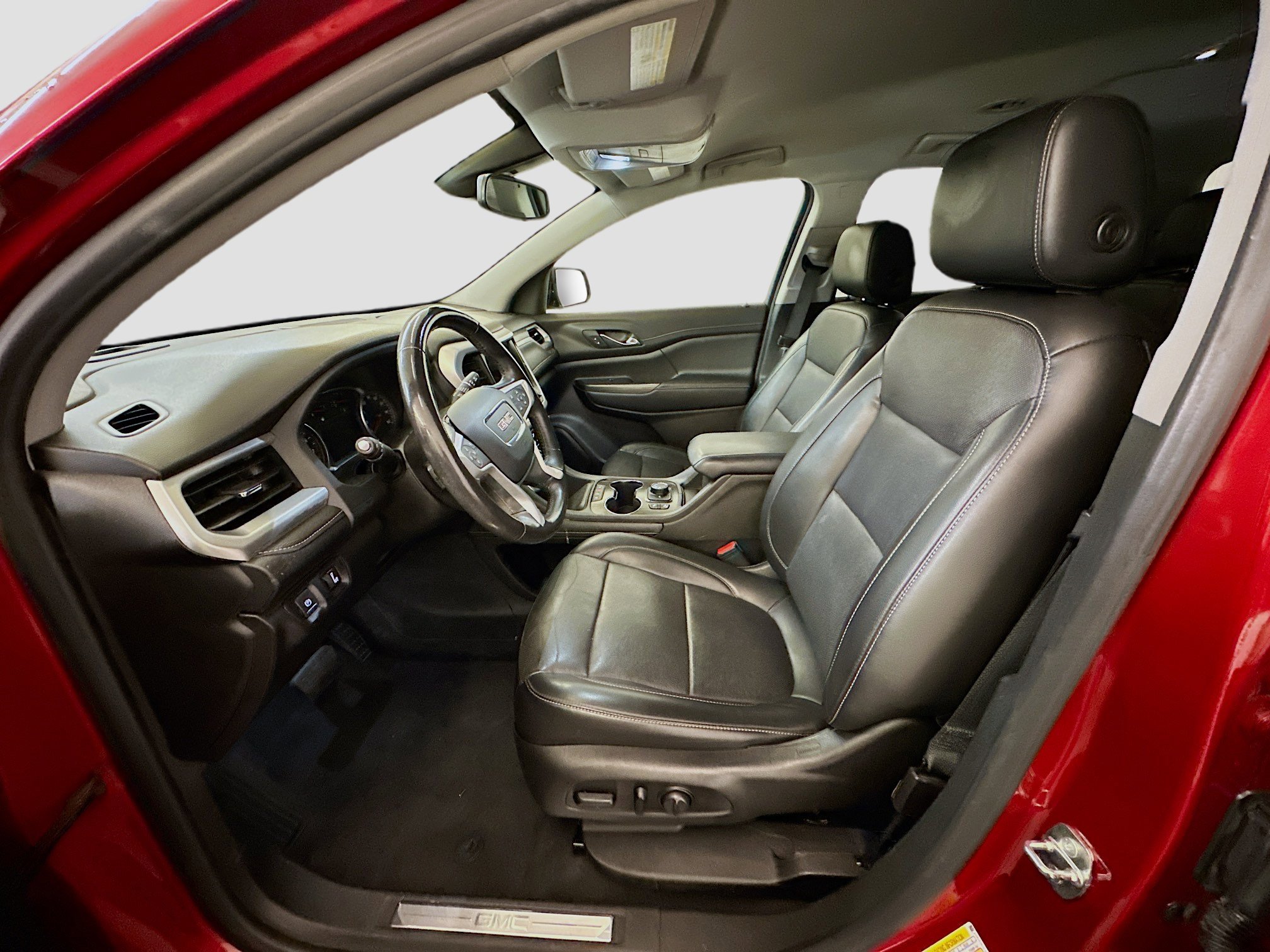 Used 2021 GMC Acadia SLT w/ Elevation Edition image 13