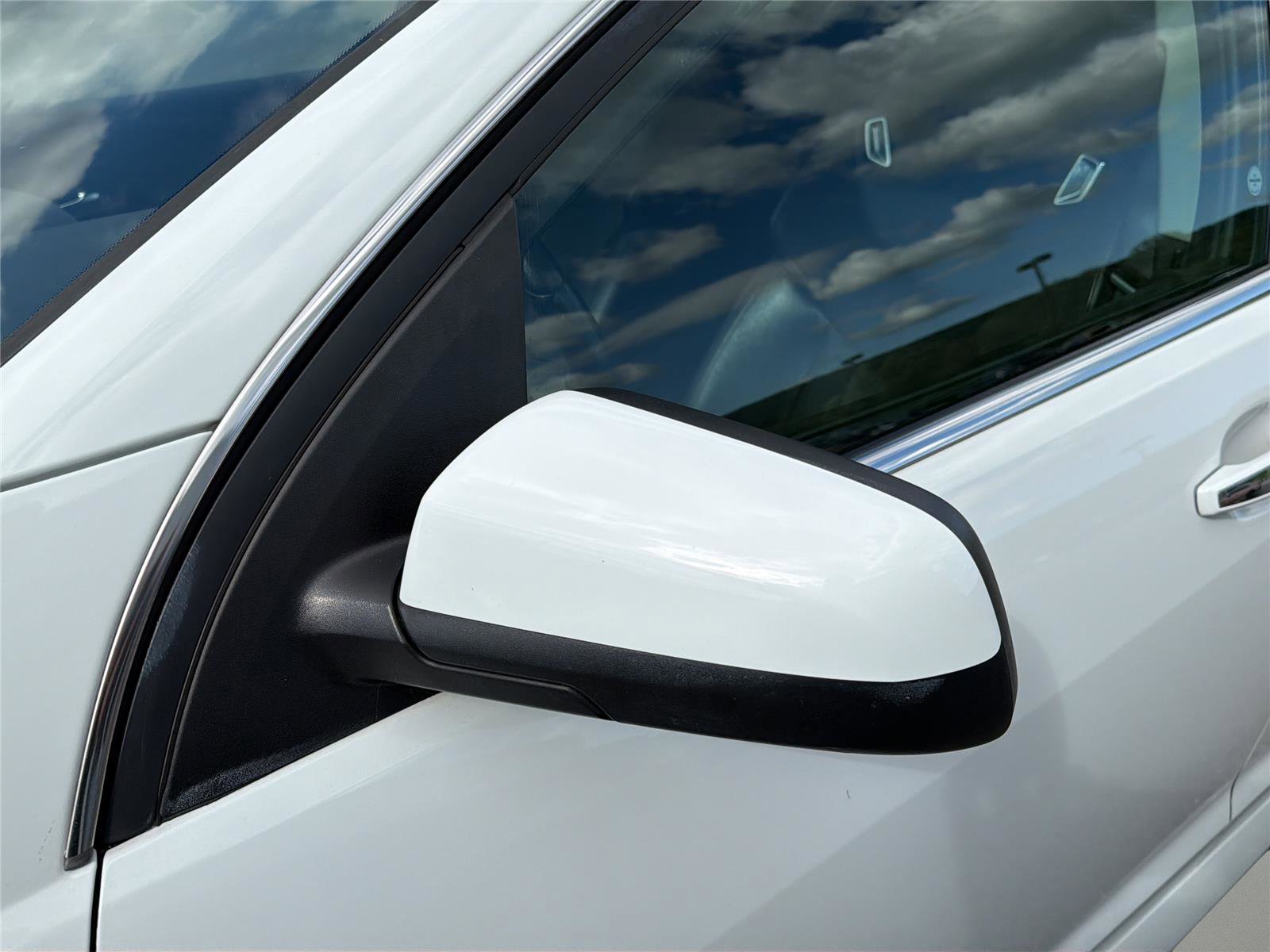 Used 2015 Chevrolet SS RWD image 33
