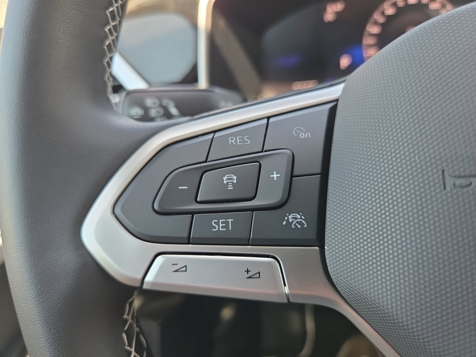 New 2026 Volkswagen Taos SE FWD image 26