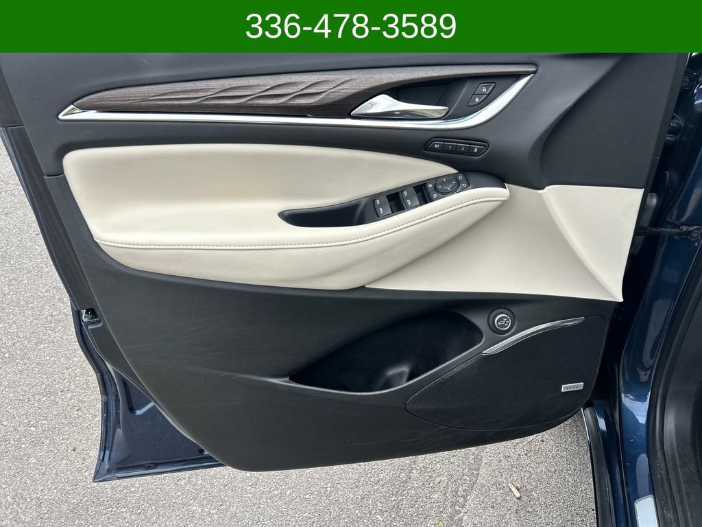 Used 2022 Buick Enclave Avenir w/ Avenir Technology Package AWD/4WD image 10