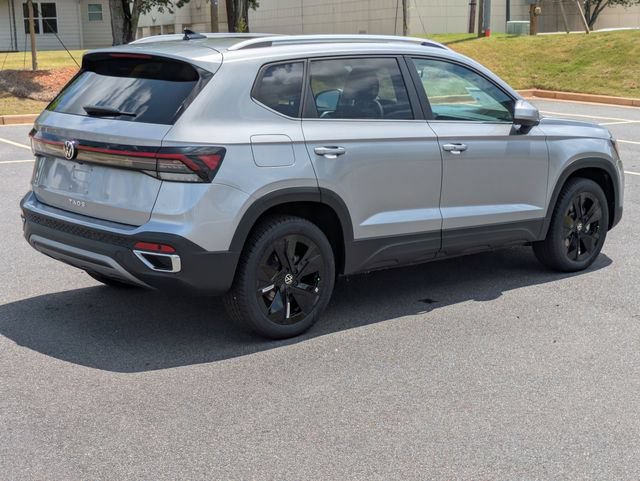 New 2026 Volkswagen Taos SE FWD image 4