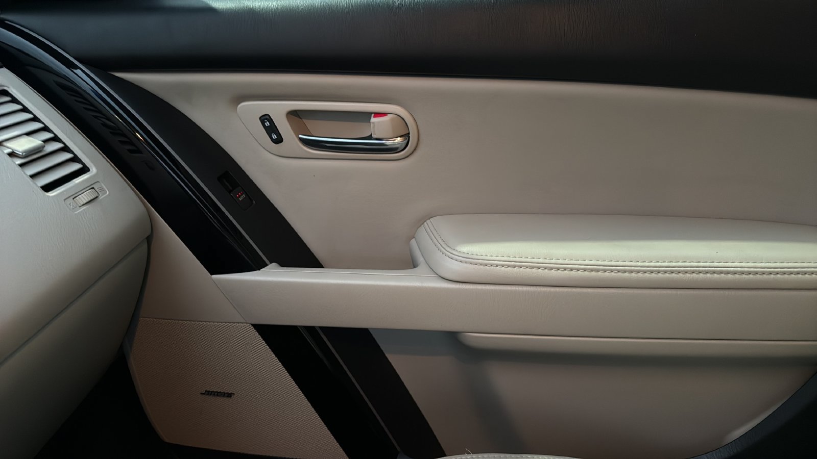 Used 2011 MAZDA CX-9 Touring w/ Moonroof & Bose Audio Pkg FWD image 22