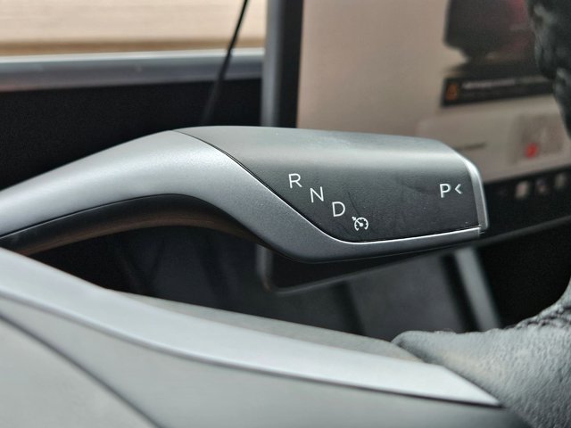 Used 2023 Tesla Model Y Performance AWD/4WD image 11