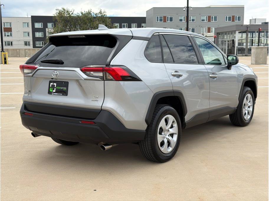 Used 2025 Toyota RAV4 LE AWD/4WD image 8