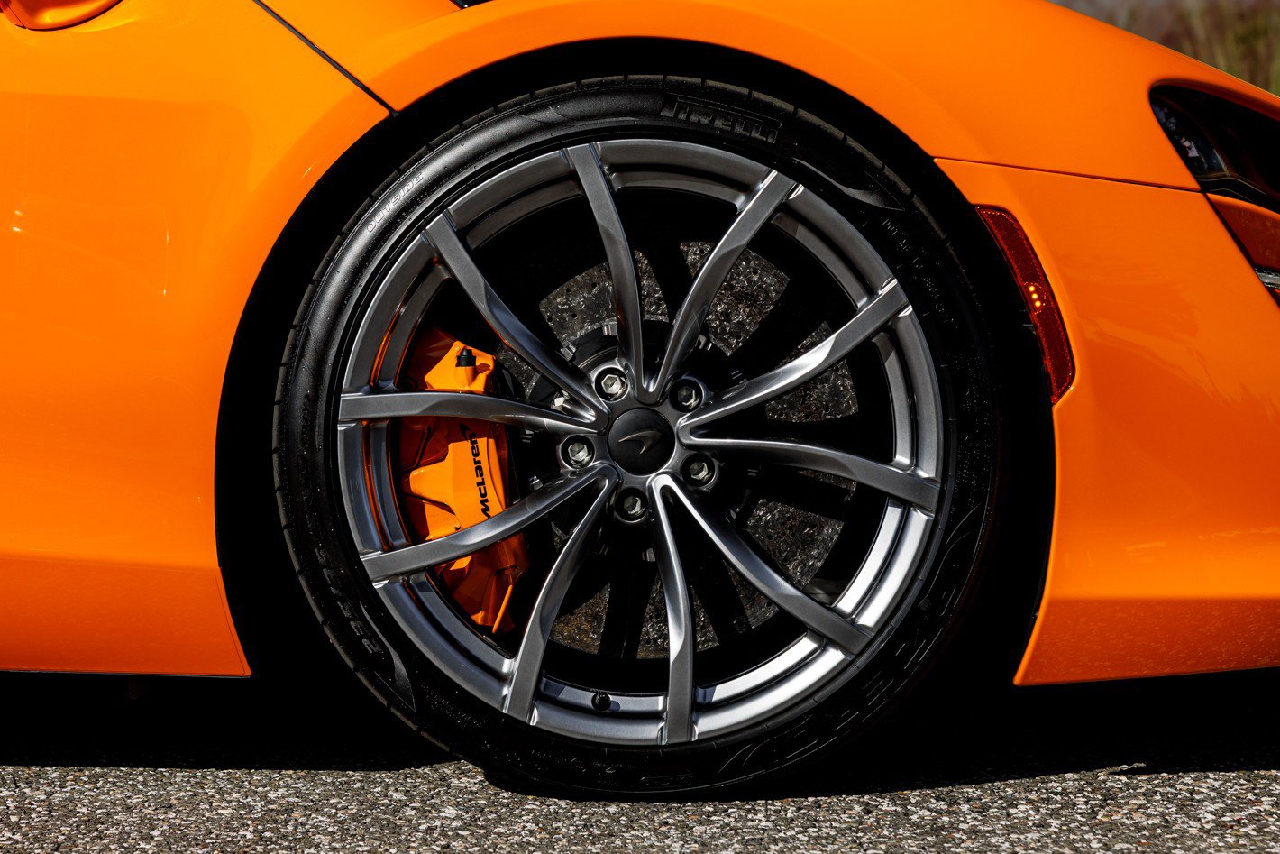 Used 2025 McLaren Artura image 8