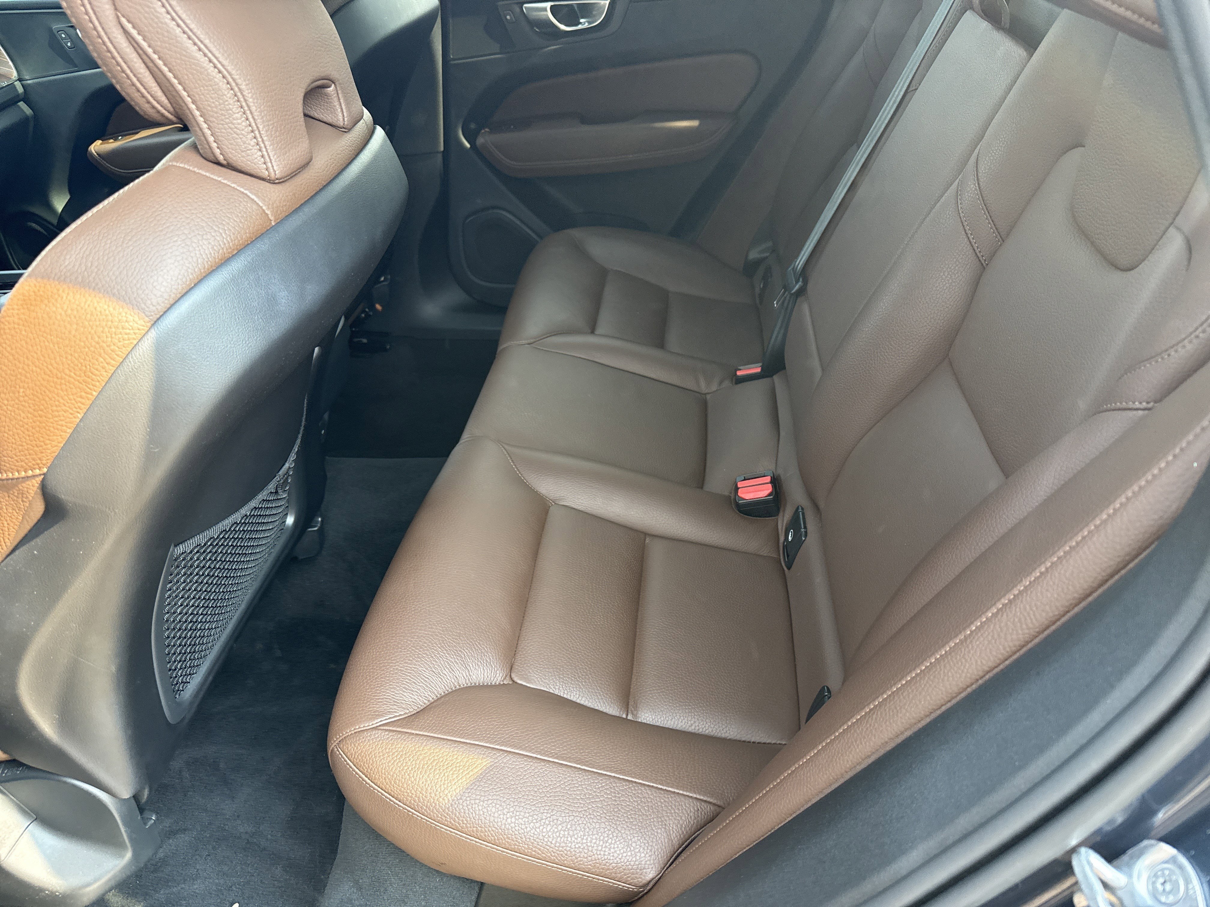 Used 2024 Volvo XC60 B5 Plus AWD/4WD image 20