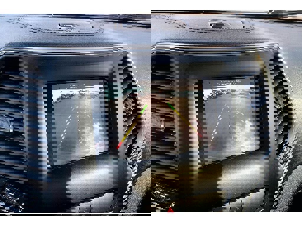 Used 2020 Jeep Cherokee Latitude Plus w/ Cold Weather Group image 23