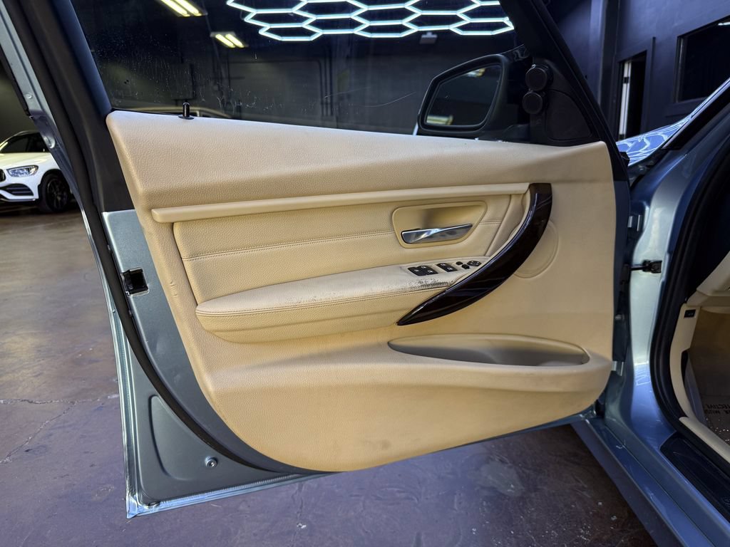 Used 2015 BMW 328i xDrive Sedan AWD/4WD image 12