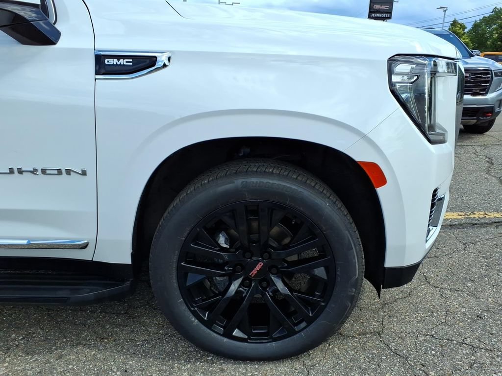 Certified 2023 GMC Yukon SLT w/ SLT Premium Package AWD/4WD image 27