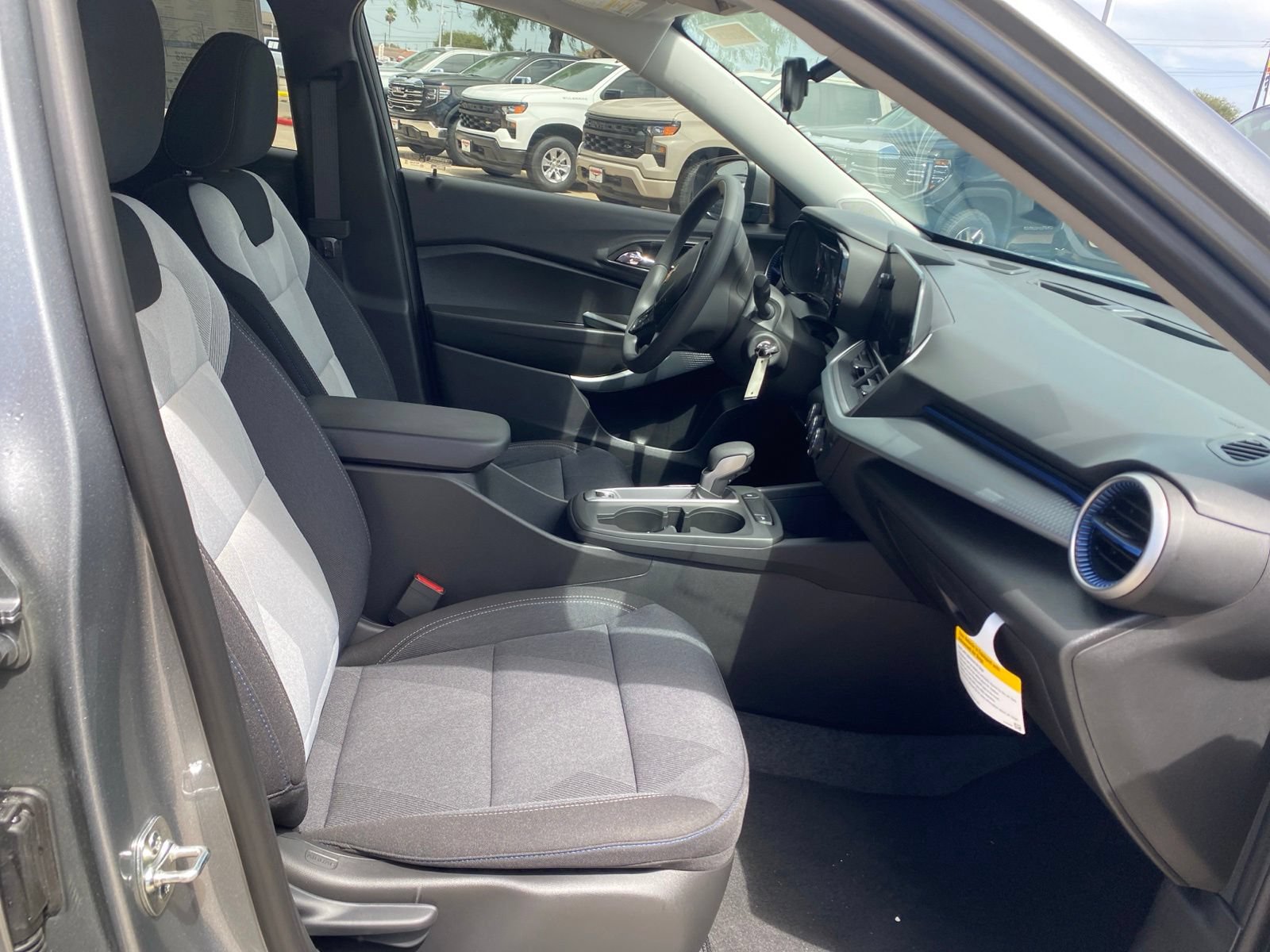 New 2026 Chevrolet Trax LS w/ LS Convenience Package FWD image 11