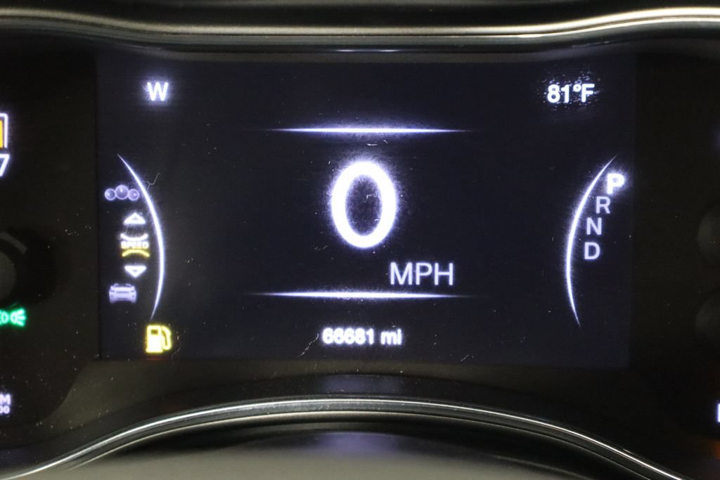 Used 2022 Jeep Grand Cherokee Laredo E AWD/4WD image 39