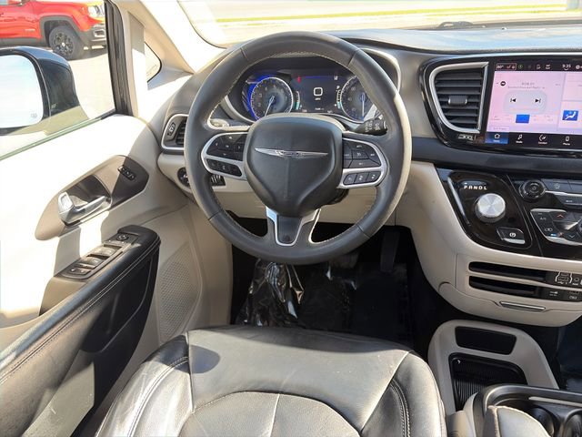 Used 2022 Chrysler Pacifica Touring-L FWD image 29