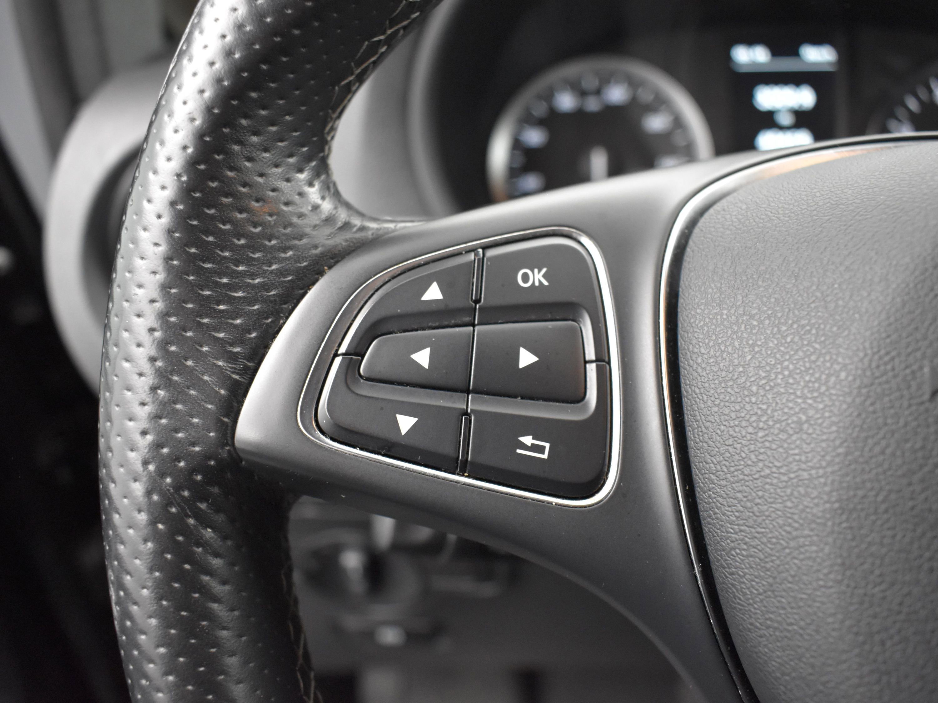 Used 2022 Mercedes-Benz Metris image 10