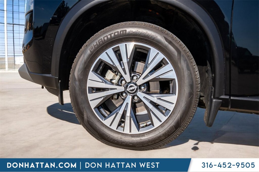 Used 2023 Nissan Rogue SV image 34