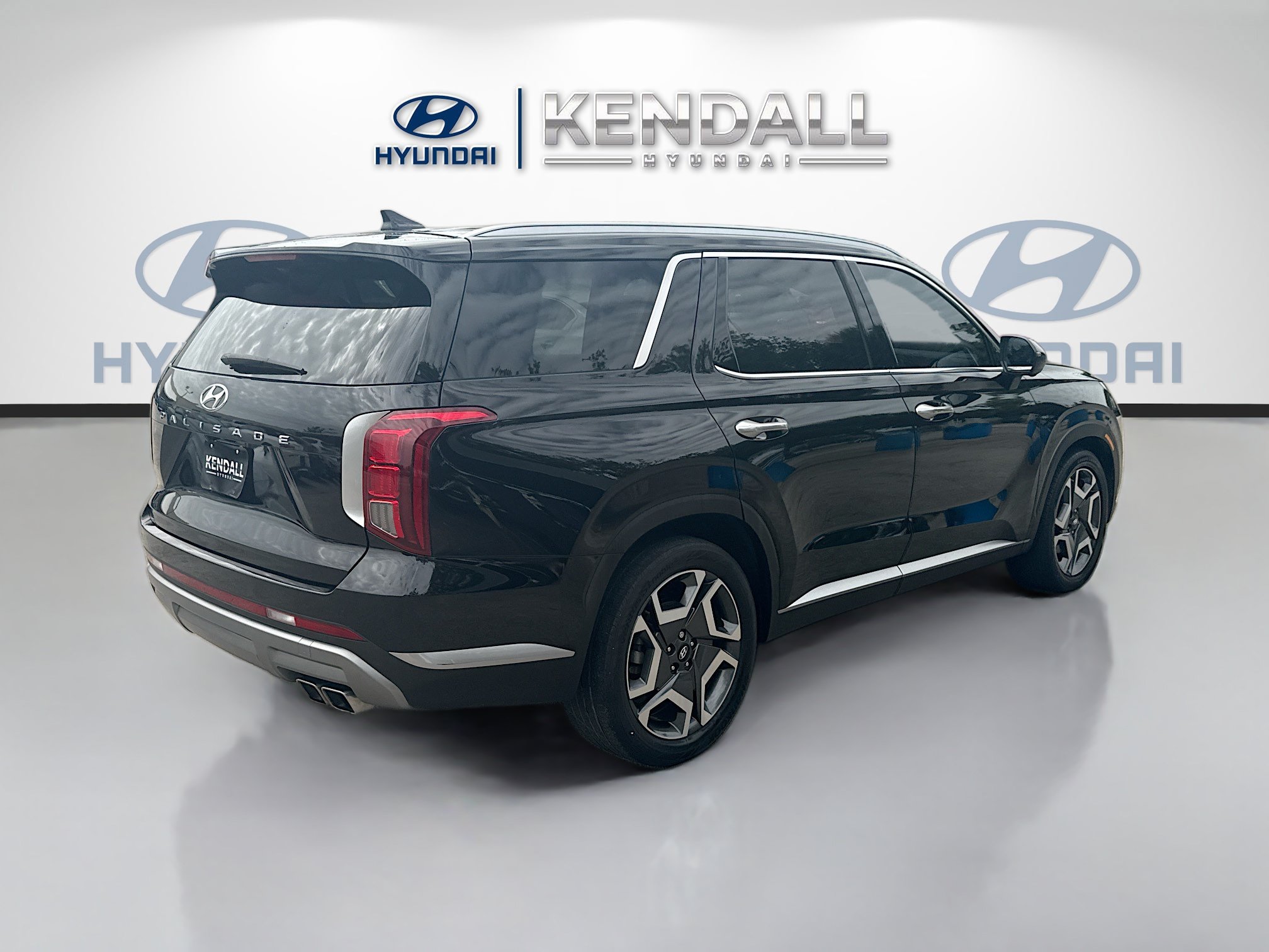 Used 2023 Hyundai Palisade SEL w/ Premium Package FWD image 6