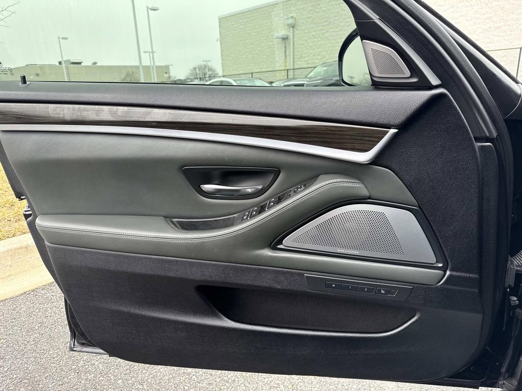Used 2013 BMW M5 RWD image 26