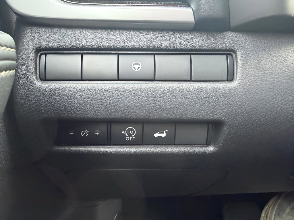 Certified 2025 Nissan Rogue SL image 21