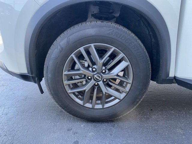 Used 2023 Nissan Rogue S image 9