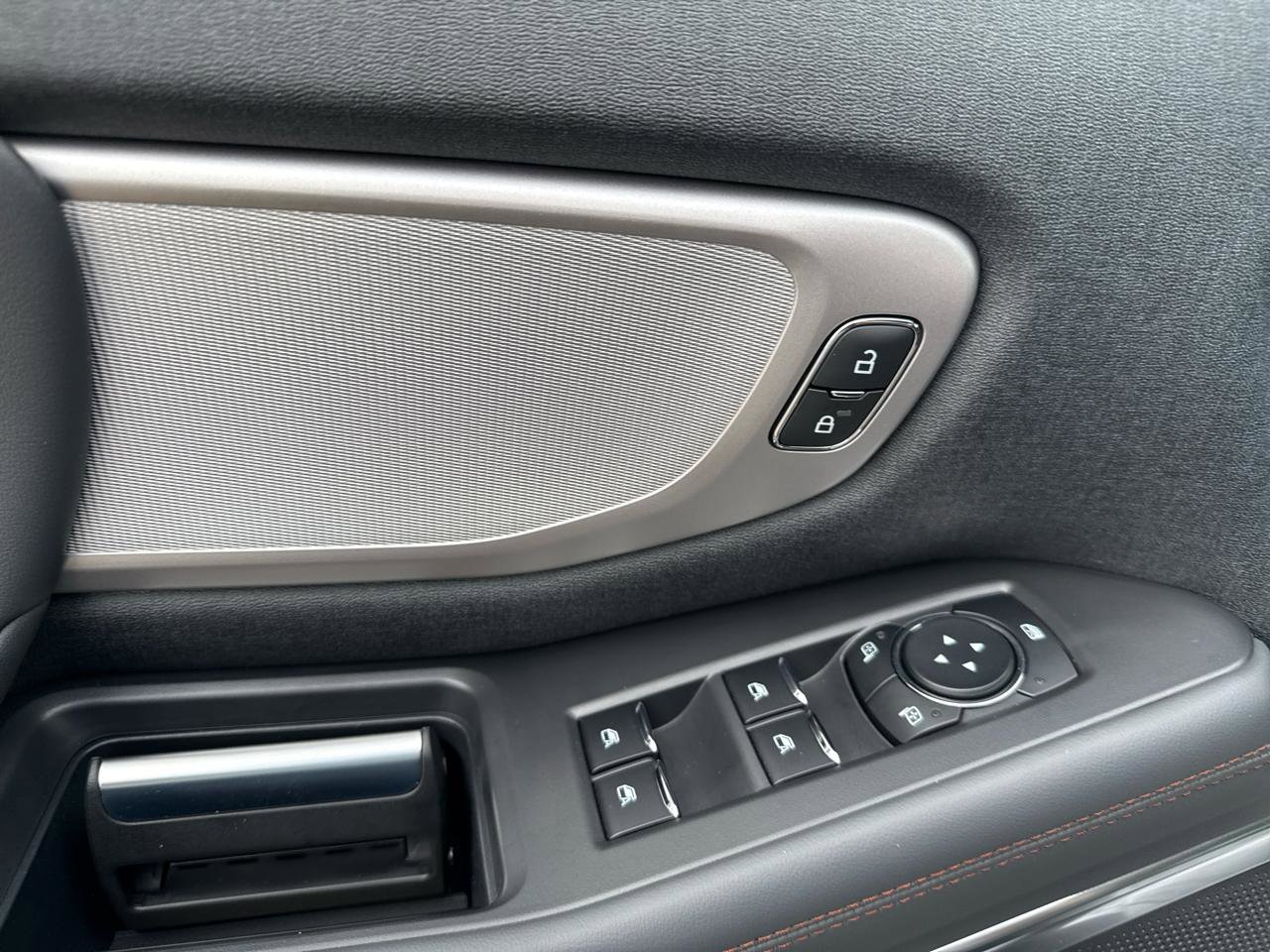 New 2025 Ford Expedition Active AWD/4WD image 32