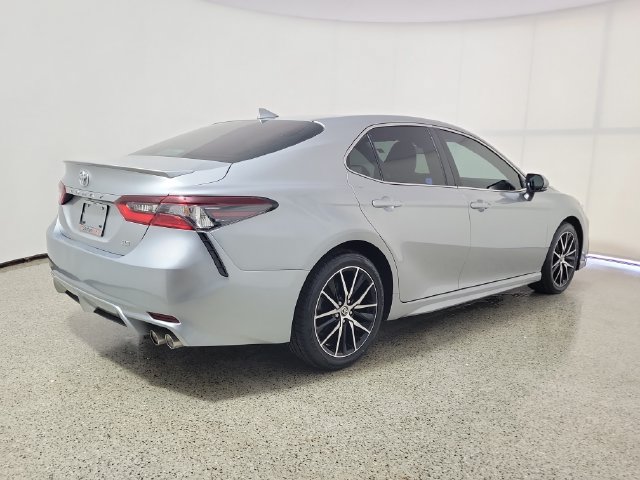 Used 2024 Toyota Camry SE FWD image 5