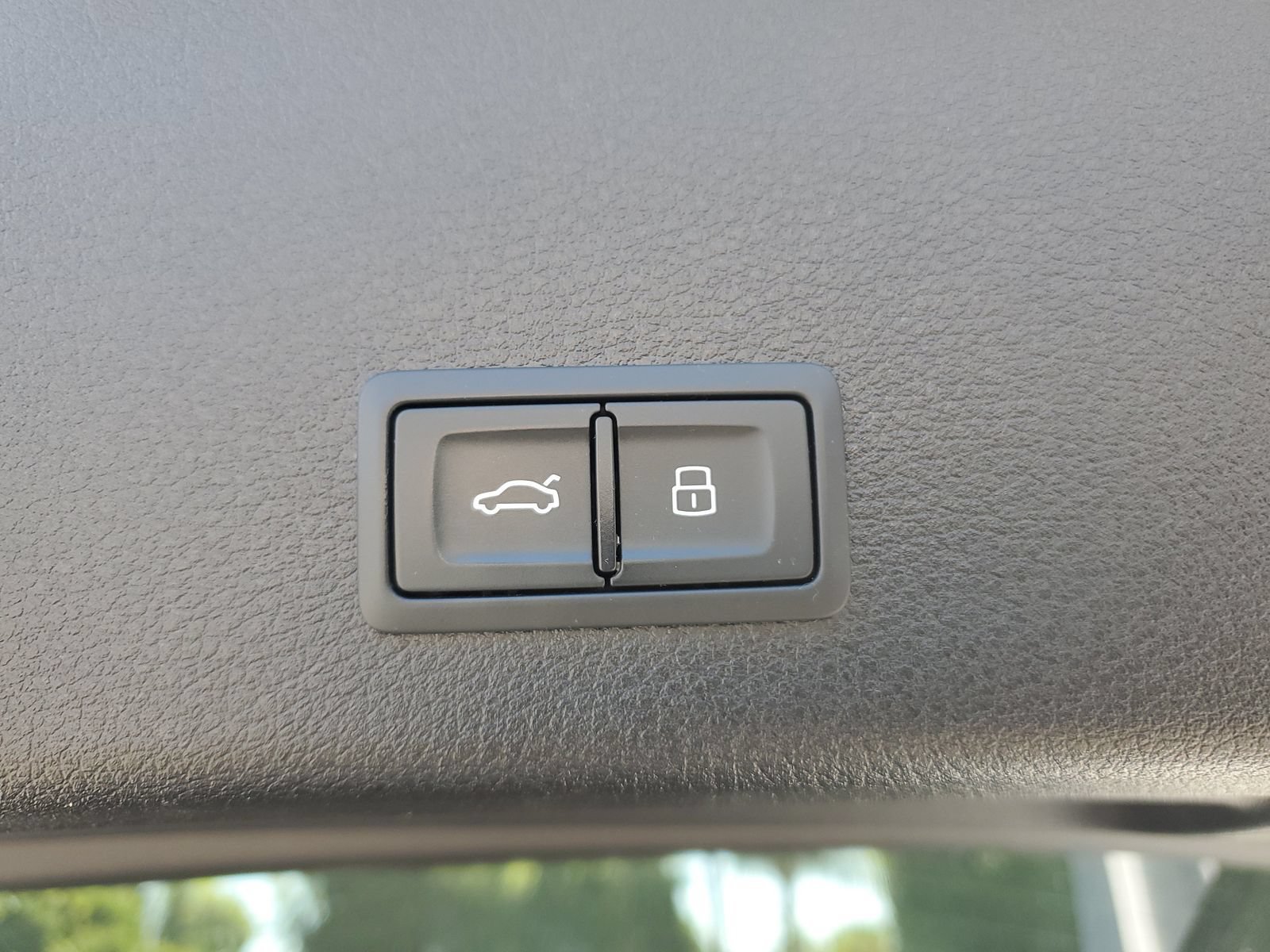 Used 2022 Audi e-tron Chronos AWD/4WD image 6