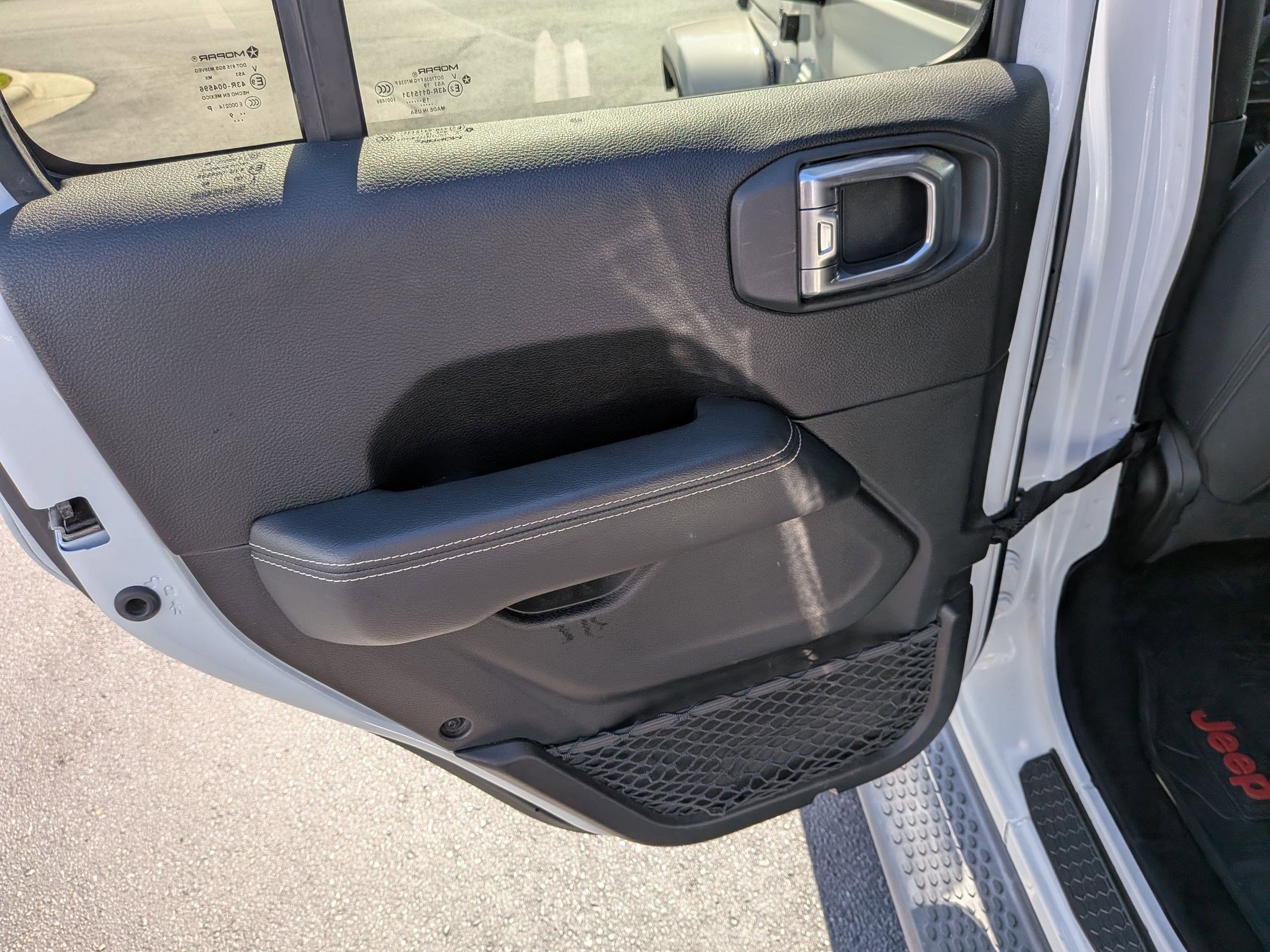 Used 2019 Jeep Wrangler Unlimited Sahara image 25