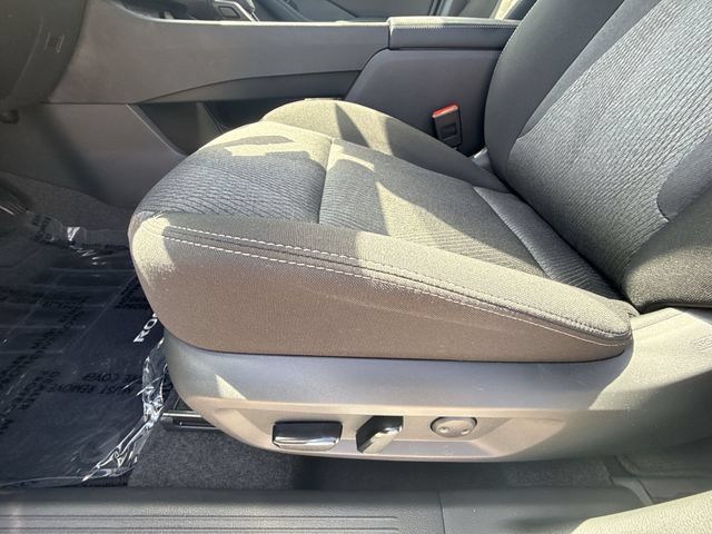 New 2026 Nissan Rogue SV w/ Cold Weather Package AWD/4WD image 12
