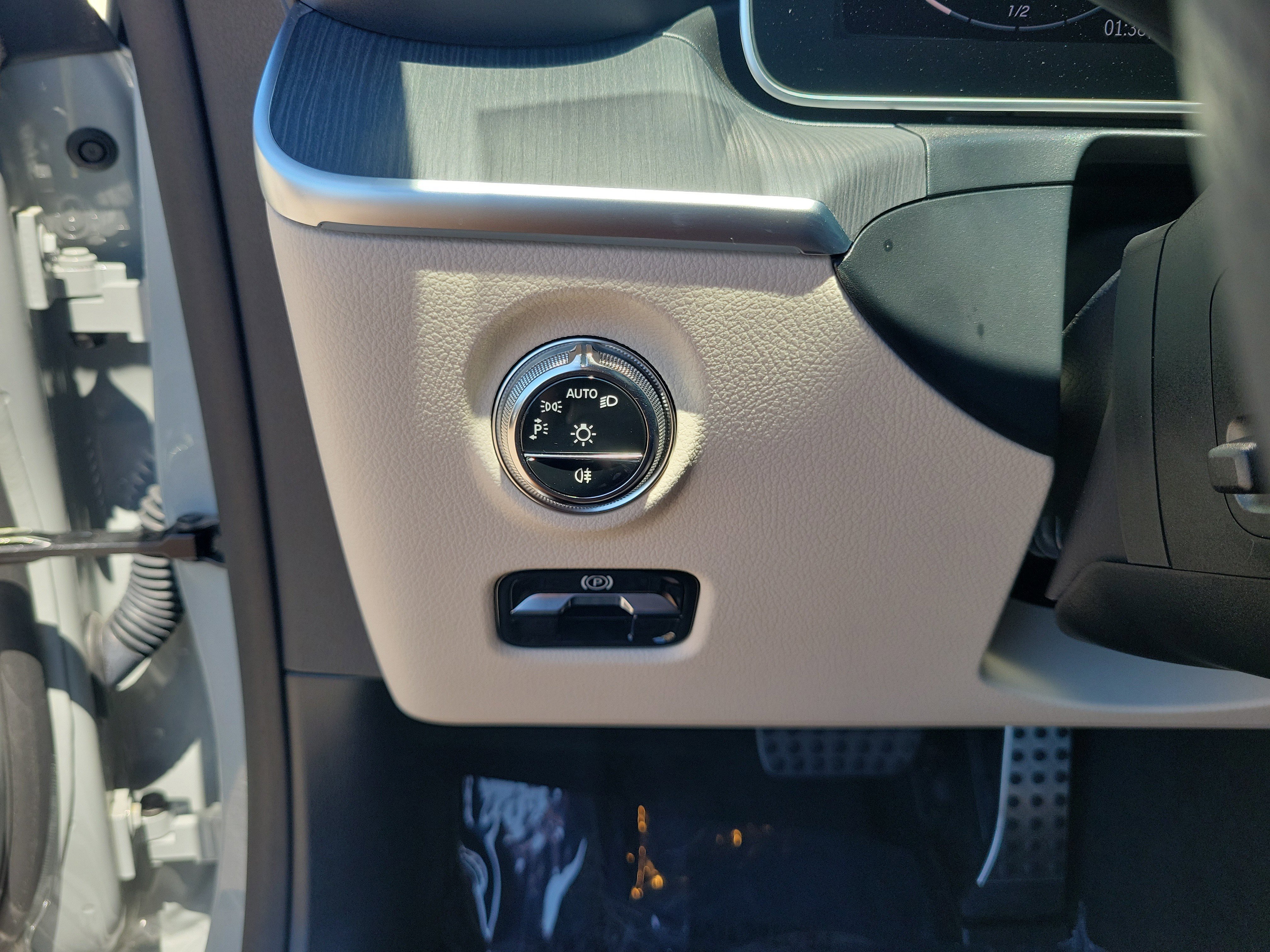 Certified 2026 Mercedes-Benz CLE 300 4MATIC Coupe image 28