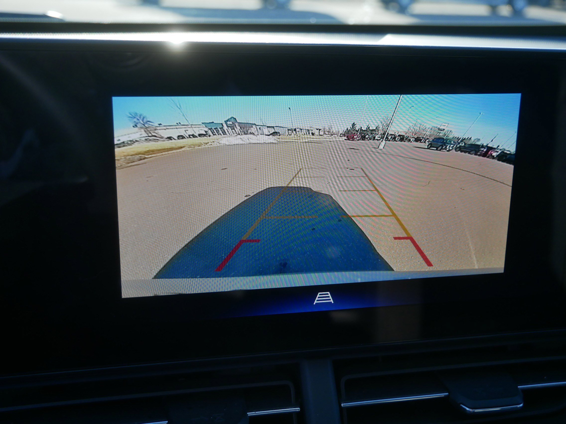 Used 2025 Chevrolet Trax LT w/ LT Convenience Package image 32