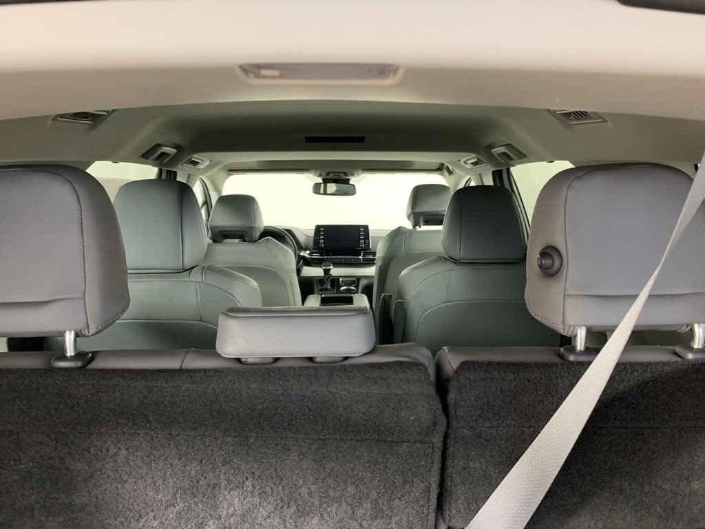Used 2021 Toyota Sienna XLE image 15