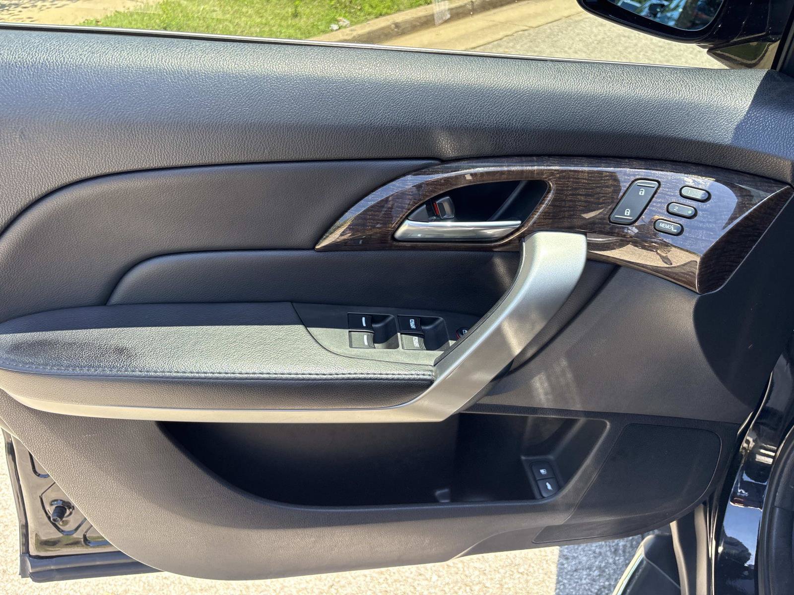 Used 2012 Acura MDX w/ Technology Package AWD/4WD image 12