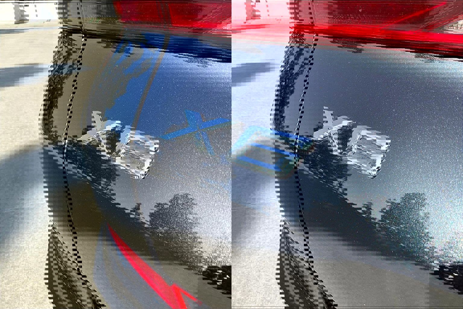 Used 2023 BMW X6 xDrive40i w/ M Sport Package image 32