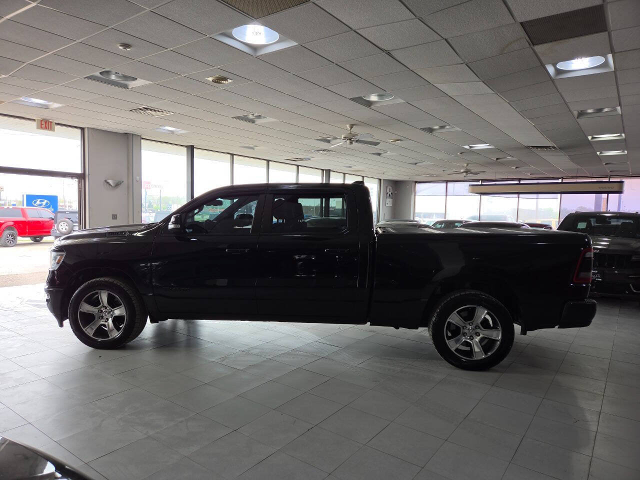 Used 2019 RAM 1500 Sport w/ Level 2 Equipment Group AWD/4WD image 4