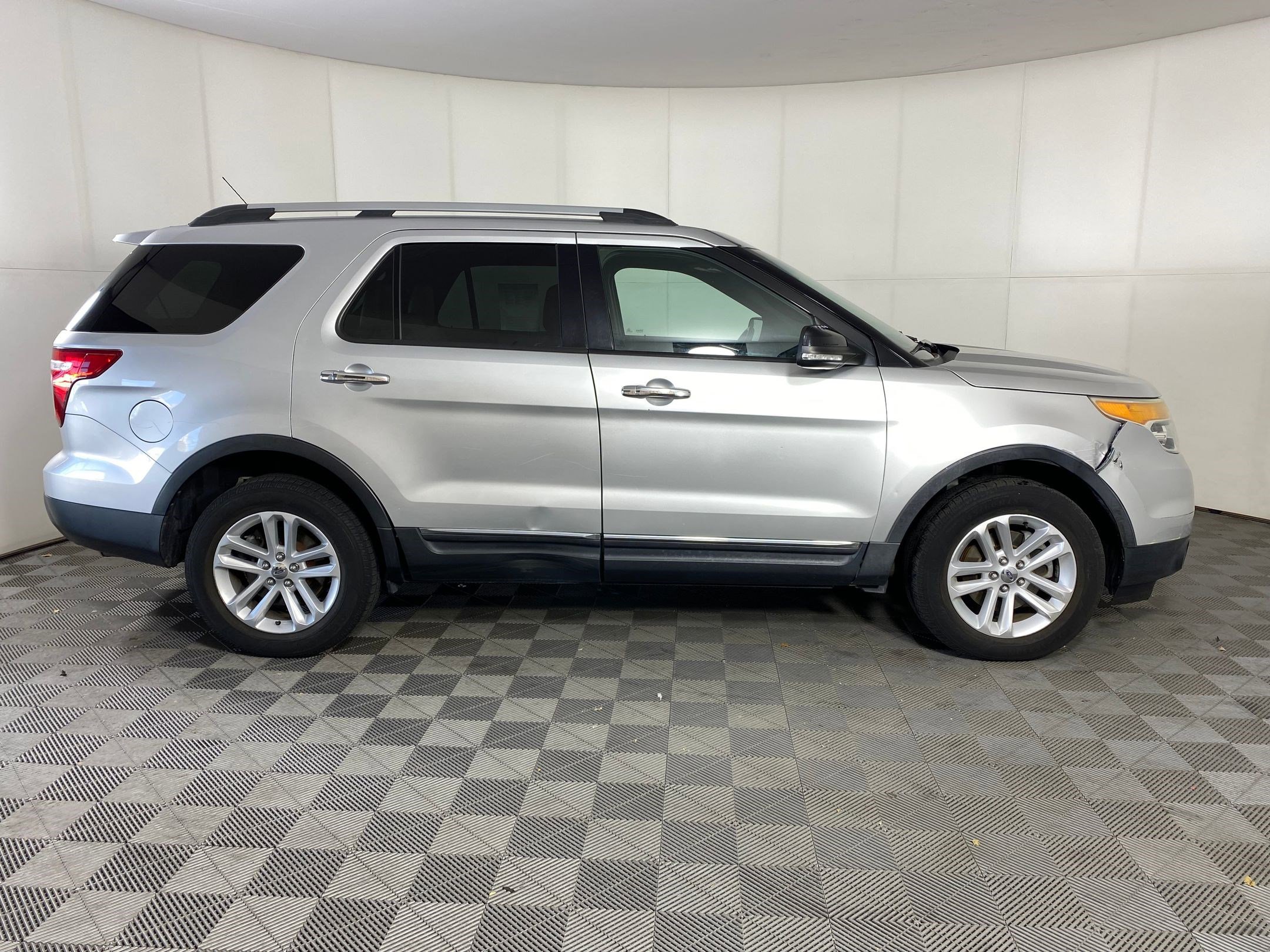 Used 2011 Ford Explorer XLT w/ 202A Rapid Spec Order Code image 7