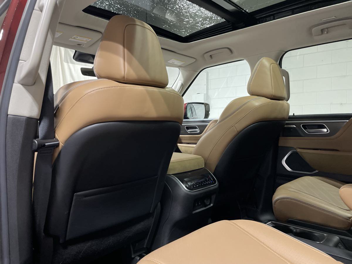 Used 2025 INFINITI QX80 Luxe AWD/4WD image 16